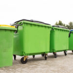 Jakie korzyści przynosi przeznaczenie kontenerów na śmieci w budownictwie?